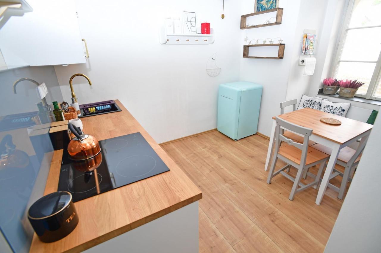 Lovely Little Cosy Apt In ปราก ภายนอก รูปภาพ
