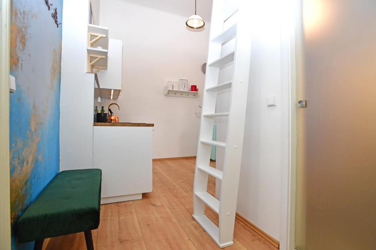 Lovely Little Cosy Apt In ปราก ภายนอก รูปภาพ